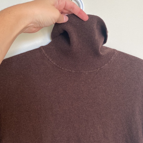 RW&CO Turtle Neck - Picture 3 of 5